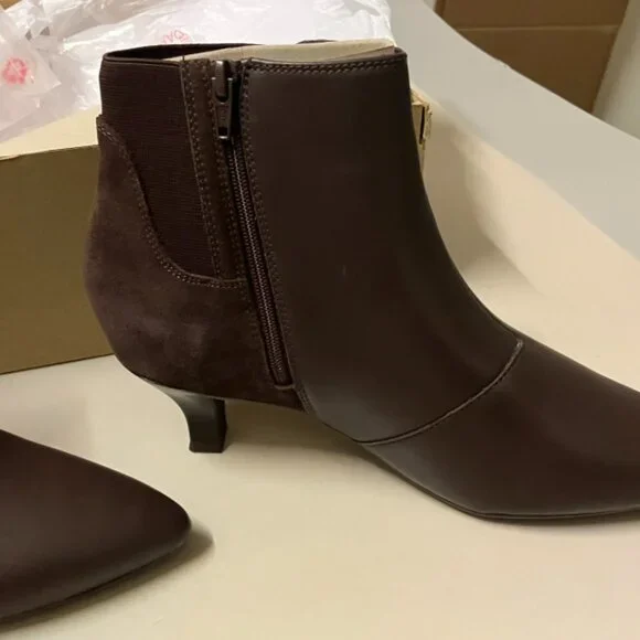 Clarks Women's Kepley Erin Fashion Boot Dark Brown Leather 9 M - Picture 4 of 10